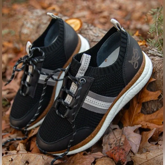 NEW OTBT Speed Sneakers Black Knit Leather Travel Sneakers Platform Lug Sole 7.5 - Picture 2 of 11